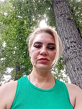 Snapshot of JennyOMay chatting on July 5, 4:41 am JennyOMay online show from July 5, 4:41 am