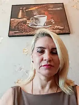 Snapshot of JennyOMay chatting on May 20, 2:30 am JennyOMay online show from May 20, 2:30 am