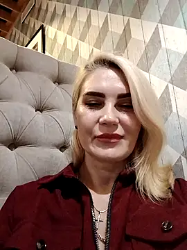 Snapshot of JennyOMay chatting on November 15, 5:33 am JennyOMay online show from November 15, 5:33 am