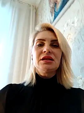 Snapshot of JennyOMay chatting on February 10, 8:13 am JennyOMay online show from February 10, 8:13 am