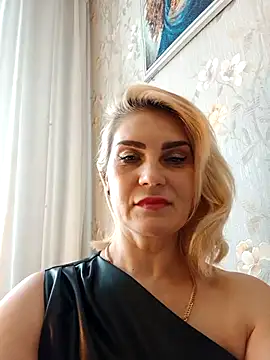 Snapshot of JennyOMay chatting on February 8, 5:05 am JennyOMay online show from February 8, 5:05 am