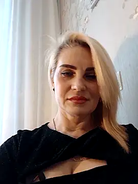 Snapshot of JennyOMay chatting on December 22, 4:01 am JennyOMay online show from December 22, 4:01 am