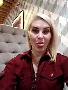 Snapshot of JennyOMay chatting on November 29, 6:13 am JennyOMay online show from November 29, 6:13 am