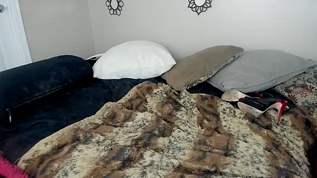 Lourdesnoirxh online show from November 11, 1:11 am