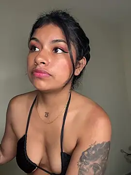 ChantalPetit online show from January 11, 8:38 pm