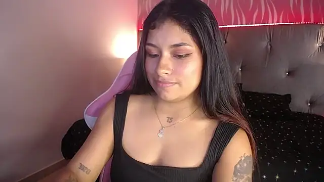 ChantalPetit online show from March 4, 6:15 pm