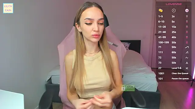 Snapshot of Lilith_Cain chatting on December 18, 6:56 pm Lilith Cain online show from December 18, 6:56 pm