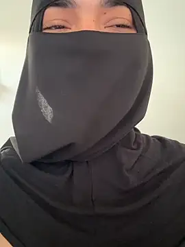 Snapshot of radiagazali chatting on November 21, 6:18 pm radiagazali online show from November 21, 6:18 pm