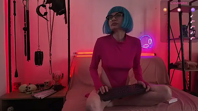 Snapshot of CyberXGoddess chatting on May 11, 5:53 am CyberXGoddess online show from May 11, 5:53 am