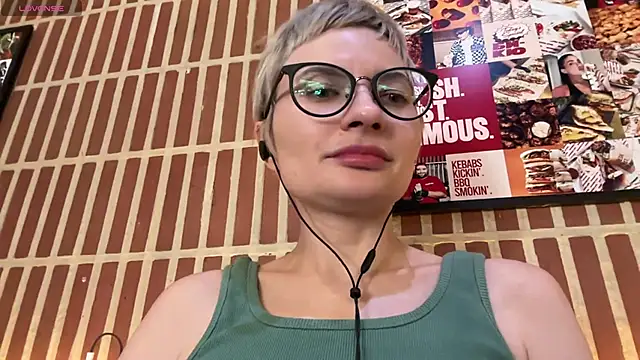 Snapshot of CyberXGoddess chatting on June 5, 8:53 am CyberXGoddess online show from June 5, 8:53 am
