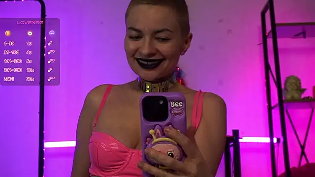 CyberXGoddess online show from February 7, 7:05 am