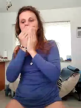 Scarlettishere online show from April 18, 4:09 pm