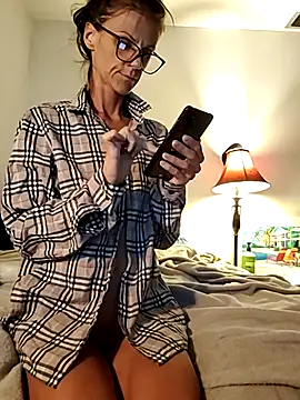Snapshot of Scarlettishere chatting on October 14, 11:33 am Scarlettishere online show from October 14, 11:33 am