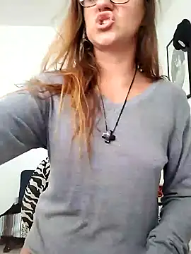 Snapshot of Scarlettishere chatting on July 8, 12:39 pm Scarlettishere online show from July 8, 12:39 pm