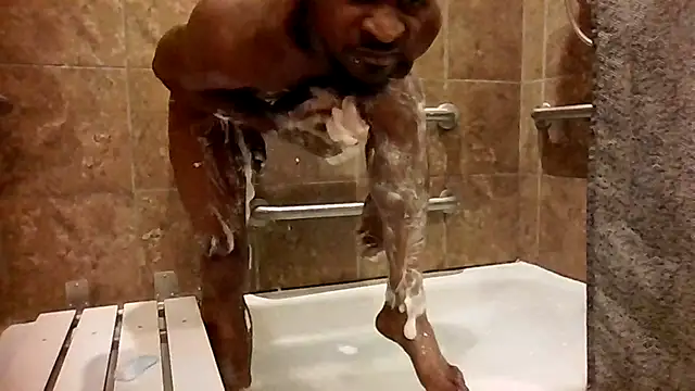 Maculine Stayr online show from October 5, 9:33 am