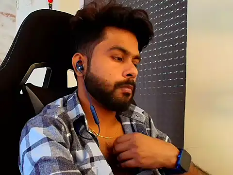 Snapshot of SHENOY3 chatting on March 3, 4:19 am SHENOY3 online show from March 3, 4:19 am