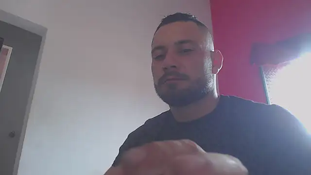 Snapshot of body_x29 chatting on March 4, 7:01 pm body x29 online show from March 4, 7:01 pm