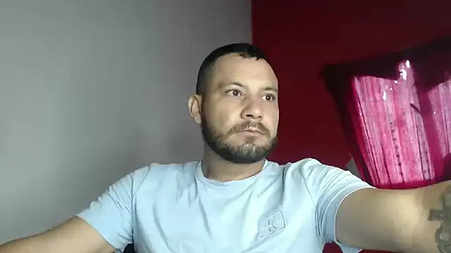 Snapshot of body_x29 chatting on March 9, 11:36 am body x29 online show from March 9, 11:36 am
