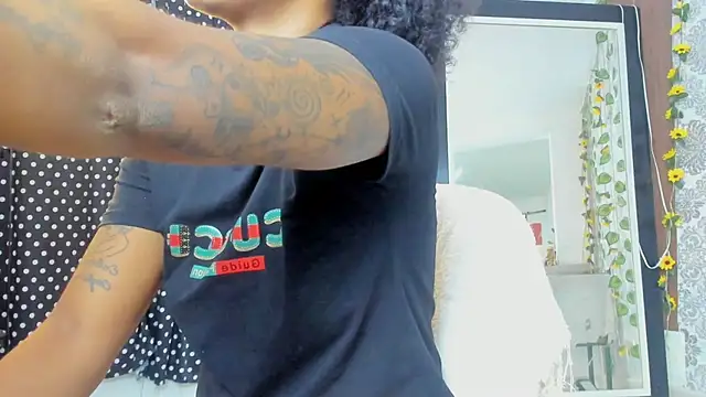 kelly thomson online show from February 18, 11:23 pm