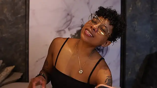 kelly thomson online show from August 1, 1:09 pm