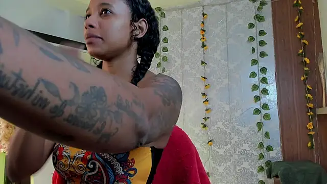 kelly thomson online show from February 26, 1:44 pm