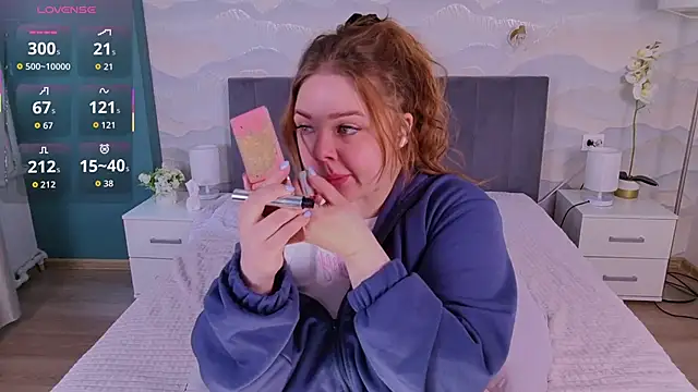 Tori cat online show from April 18, 3:47 pm