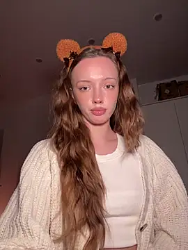 Snapshot of Weeissy chatting on February 6, 6:48 pm Weeissy online show from February 6, 6:48 pm