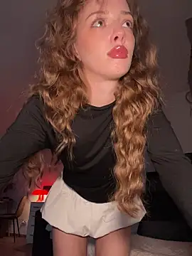 Snapshot of Weeissy chatting on December 15, 7:20 pm Weeissy online show from December 15, 7:20 pm