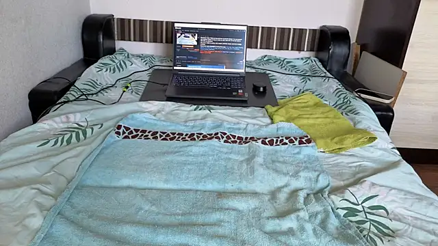 sweet-tinqerbell online show from July 6, 11:28 am