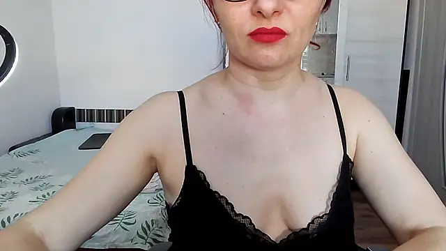 sweet-tinqerbell online show from March 6, 10:21 am