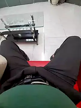 chaunguyen1993 online show from December 16, 10:41 am