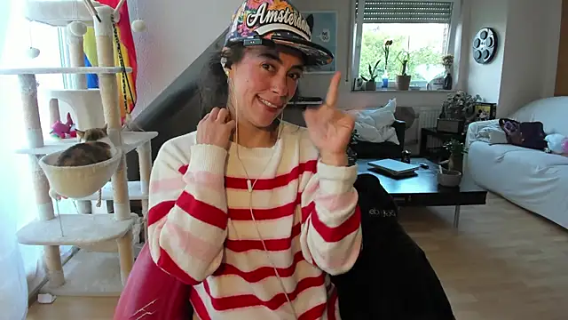 Snapshot of tinny_williams chatting on September 14, 6:25 am tinny williams online show from September 14, 6:25 am