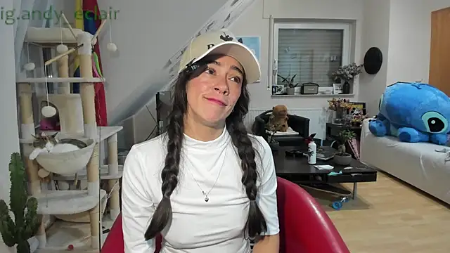 Snapshot of tinny_williams chatting on September 26, 4:52 am tinny williams online show from September 26, 4:52 am