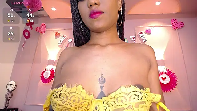 Snapshot of EmmySweett chatting on February 27, 12:25 am EmmySweett online show from February 27, 12:25 am