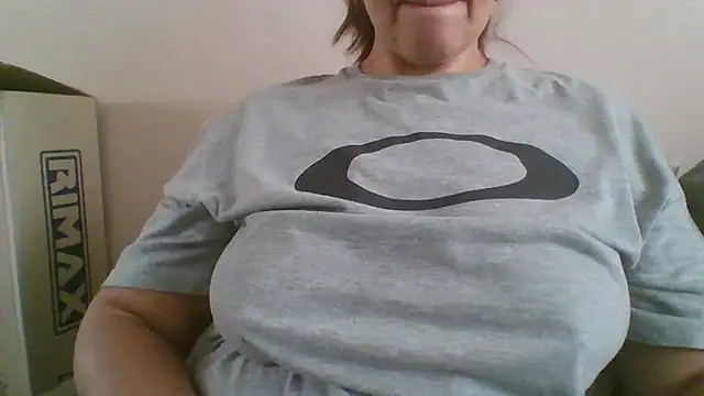 Snapshot of Sara_Brandon chatting on February 6, 3:30 pm Sara Brandon online show from February 6, 3:30 pm