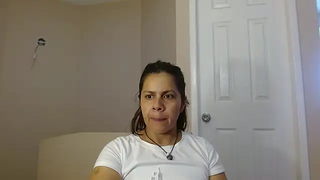 Snapshot of Sara_Brandon chatting on October 3, 1:34 pm Sara Brandon online show from October 3, 1:34 pm