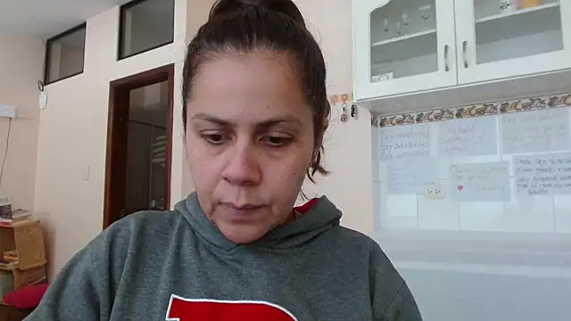 Snapshot of Sara_Brandon chatting on September 18, 4:32 pm Sara Brandon online show from September 18, 4:32 pm