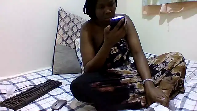 sweetelle09 online show from May 24, 8:42 pm