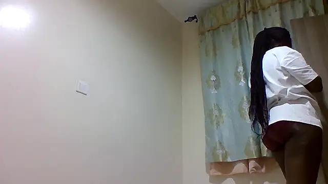 Snapshot of sweetelle09 chatting on June 20, 4:56 pm sweetelle09 online show from June 20, 4:56 pm