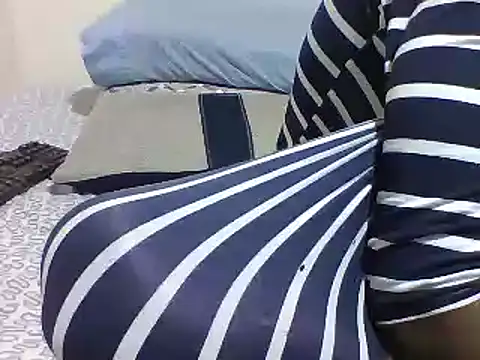 Snapshot of sweetelle09 chatting on March 18, 11:09 pm sweetelle09 online show from March 18, 11:09 pm