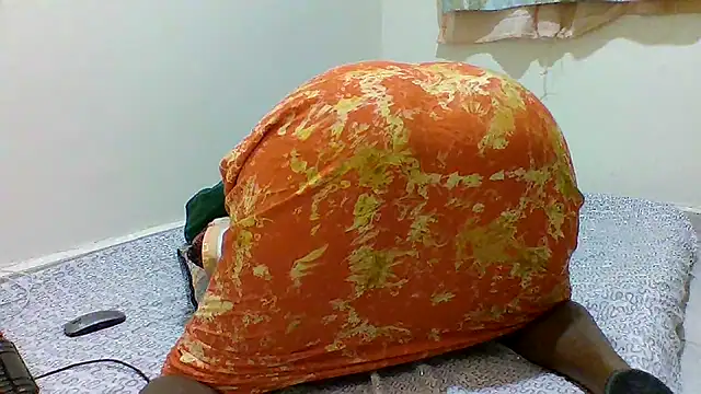 sweetelle09 online show from May 17, 7:03 pm