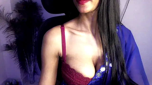 Snapshot of Sonia-silk chatting on February 23, 11:25 pm Sonia-silk online show from February 23, 11:25 pm