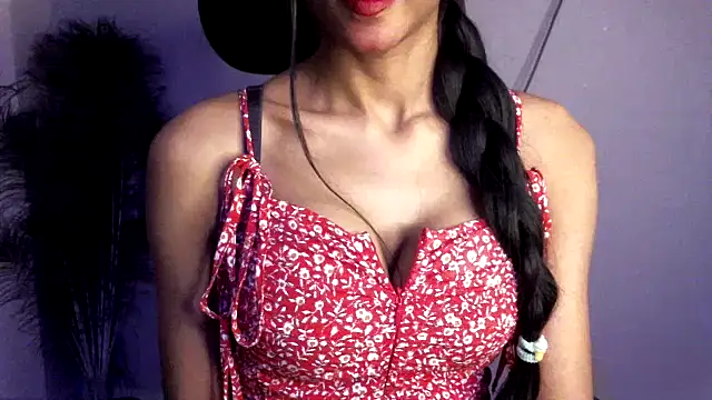 Snapshot of Sonia-silk chatting on February 16, 6:43 pm Sonia-silk online show from February 16, 6:43 pm