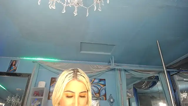 ADRIANNA FOX online show from May 26, 3:37 am