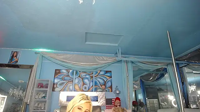 ADRIANNA FOX online show from February 7, 1:02 am