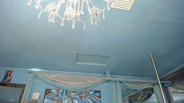 ADRIANNA FOX online show from March 18, 12:51 pm