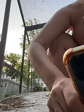 ADRIANNA FOX online show from April 14, 11:32 pm