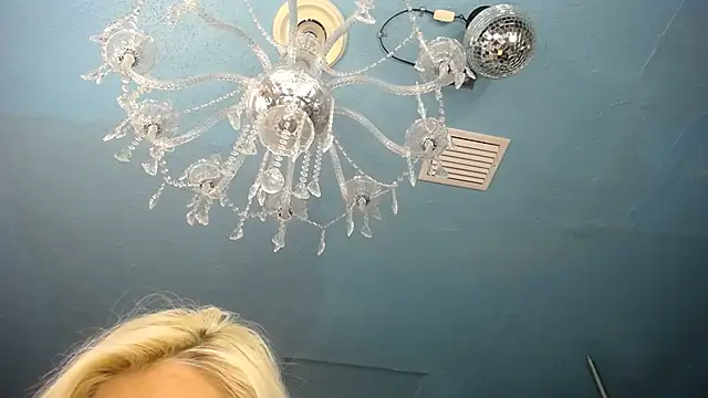 ADRIANNA FOX online show from October 17, 6:17 am