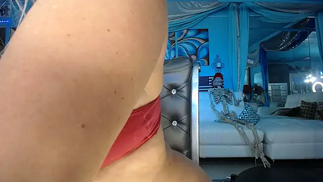 ADRIANNA FOX online show from December 20, 1:14 pm