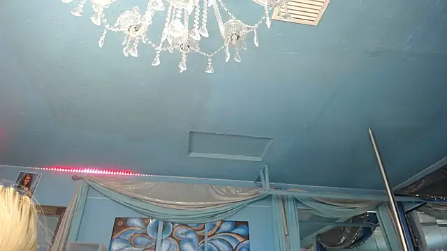 ADRIANNA FOX online show from January 31, 7:12 pm